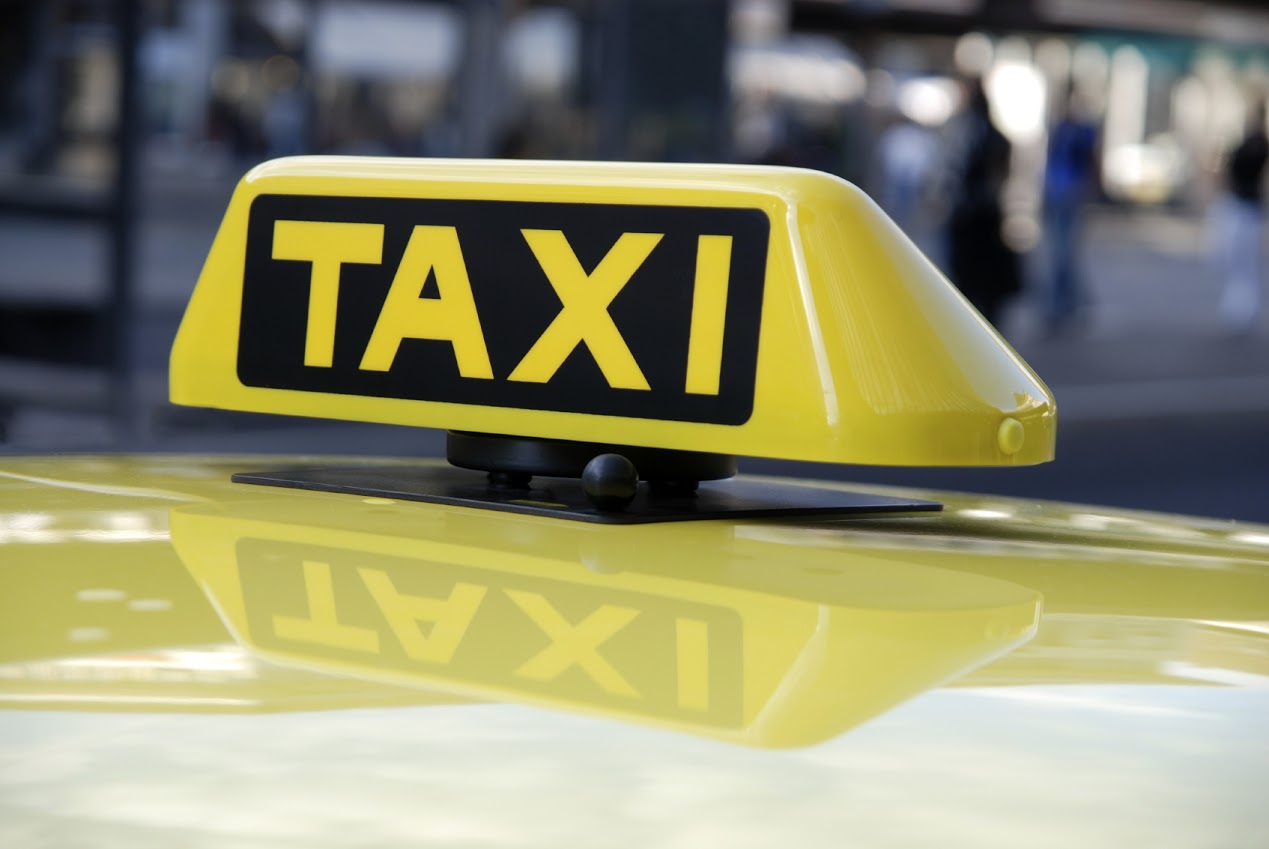 Службы такси в Севастополе